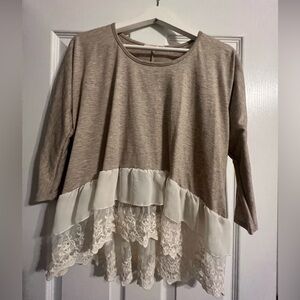 Cream and ivory lace detail top size‎ small